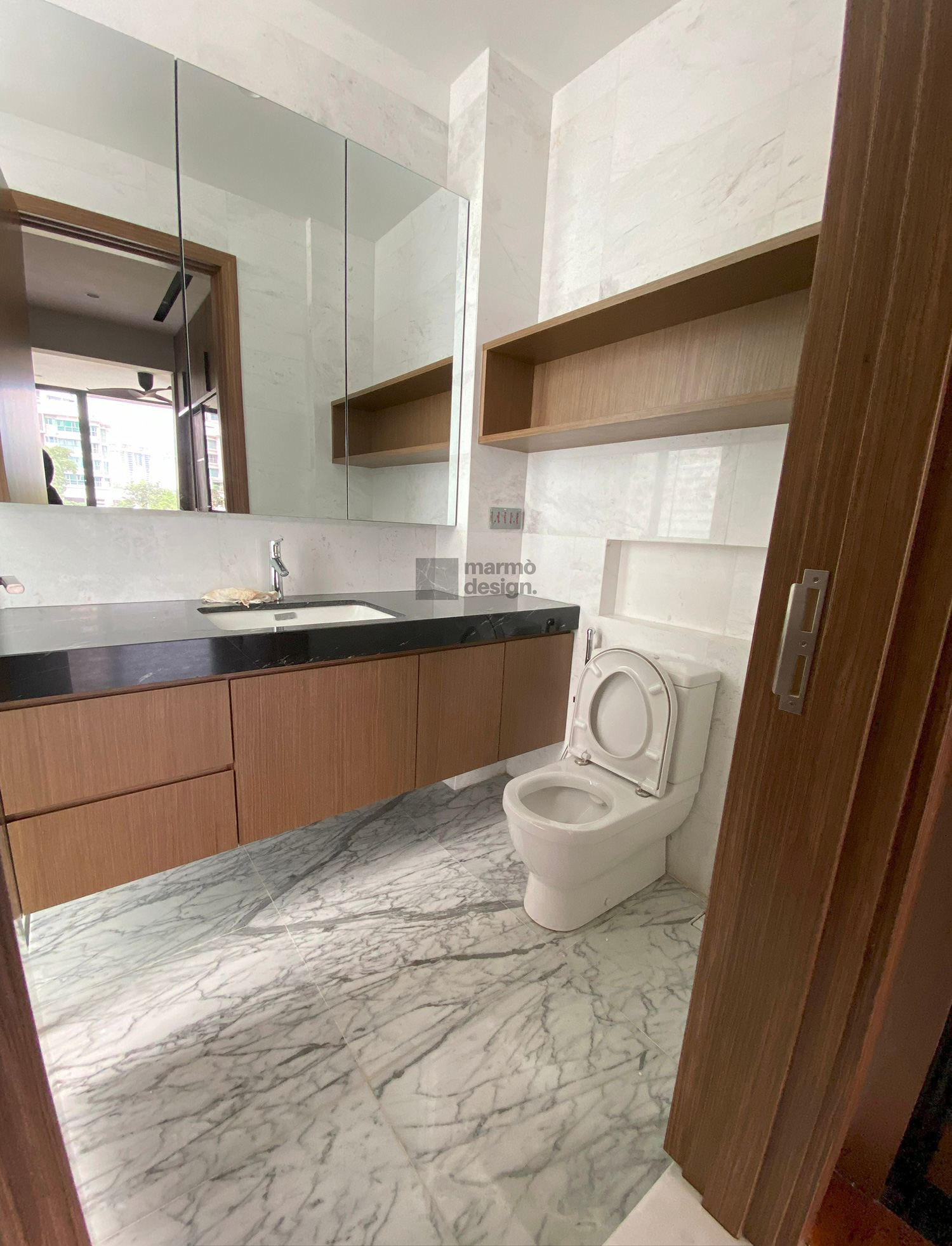 Statuario White Bathroom Floor
